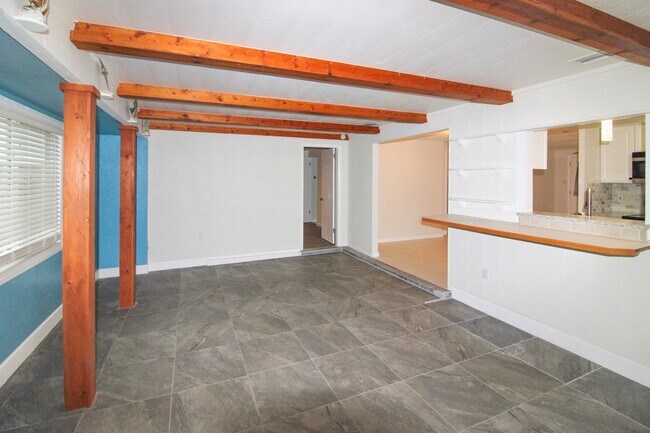 Building Photo - Circlewood Annual Condo for Rent