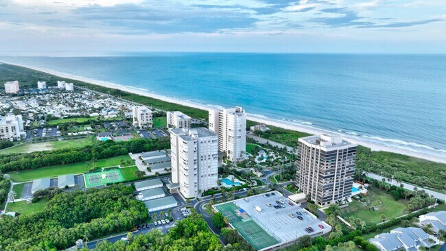 Building Photo - 5051 N Hwy A1A
