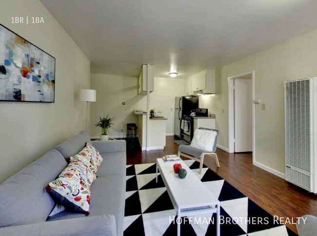 Building Photo - 800 E 20th St