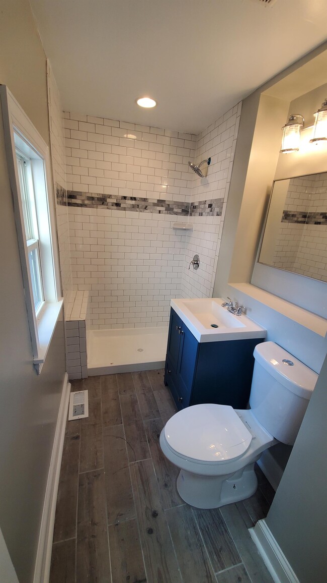 Building Photo - 315 W 30th St