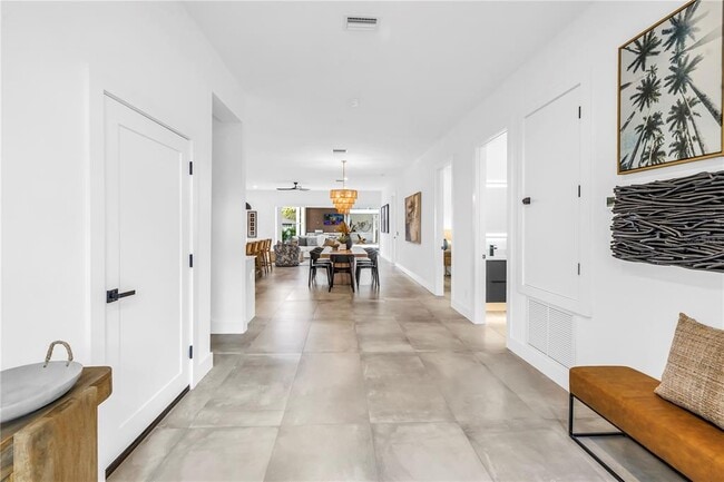 Building Photo - 2065 Goldenrod St