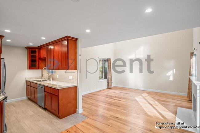 Building Photo - 2666 Kentworth Way