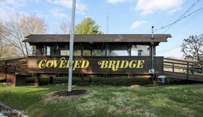 Building Photo - 147 Amberly Dr