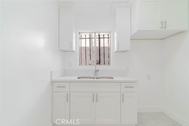 Building Photo - 1116 S Berendo St