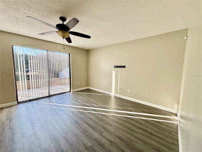 Building Photo - 2117 Lili Petal Ct