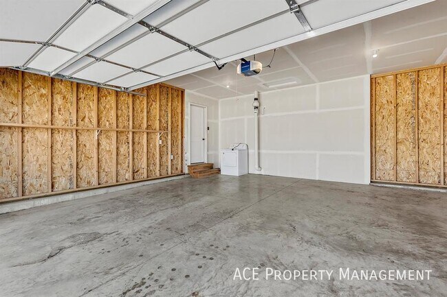 Building Photo - 656 Boswell Blvd