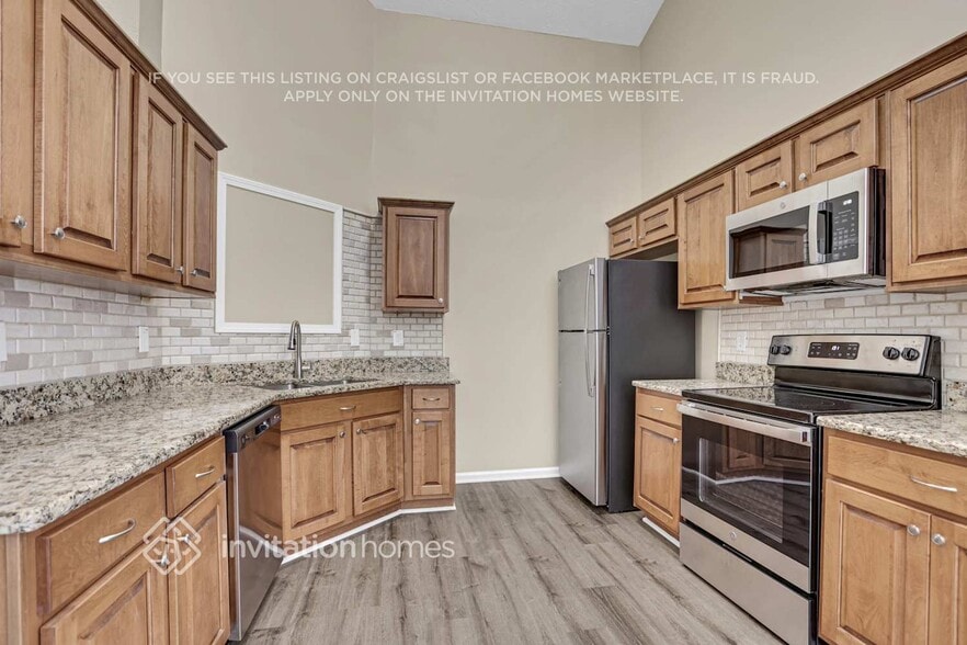 Building Photo - 907 Koala St