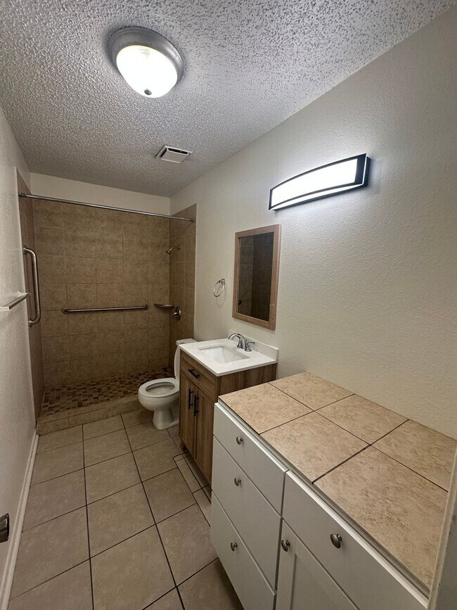 Building Photo - 3804 Charolais Dr