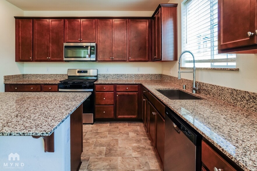 Building Photo - 676 Rosedale Wy