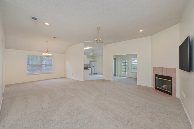 Building Photo - 437 S Shore Dr