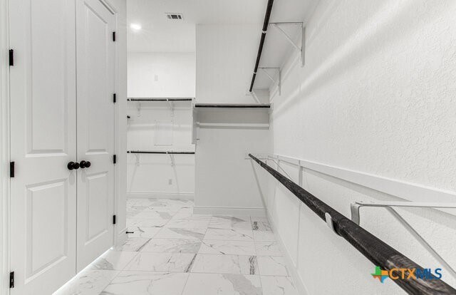 Building Photo - 593 Vale Ct