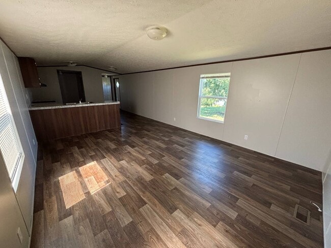Building Photo - 105 Exeter Ln