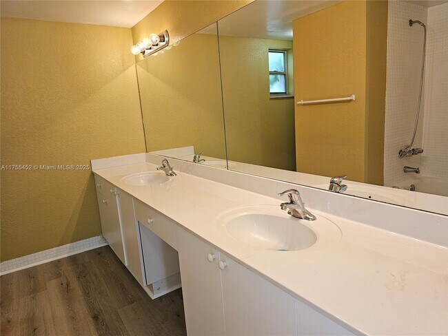 Building Photo - 4235 N University Dr