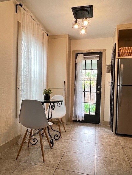 Building Photo - 4709 Park Dr