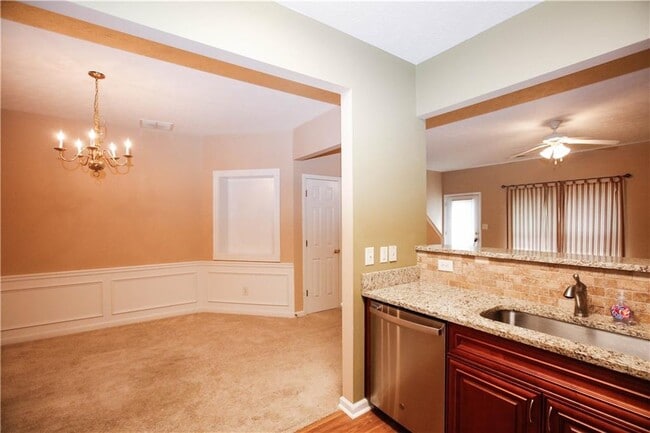 Building Photo - 3875 Dandridge Way NW