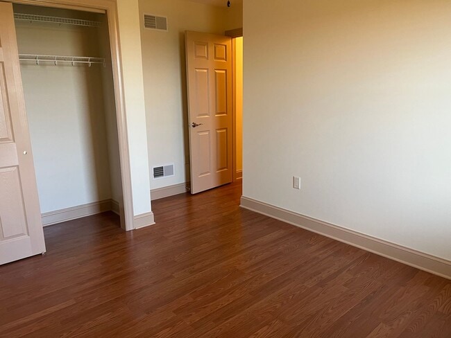 Building Photo - Now Leasing – Beautiful Well Maintained 3-...