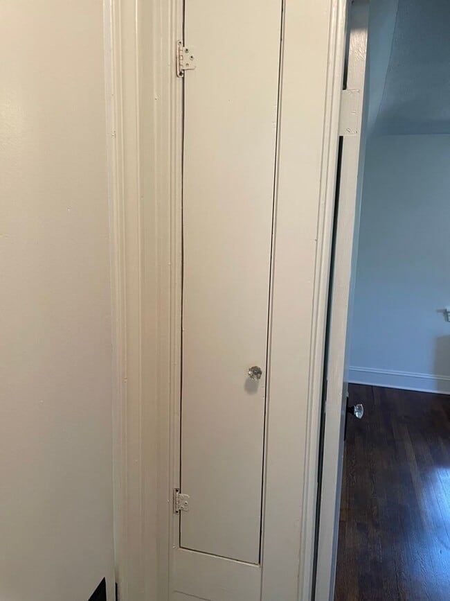 Building Photo - Updated Cute Cape - 3 bedroom, 2 bath -  4509 Fitzhugh Ave.