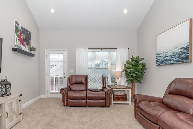 Building Photo - 434 Bowen Fls