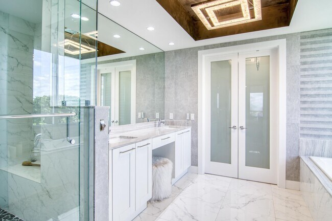 Building Photo - 1 Water Clb Wy