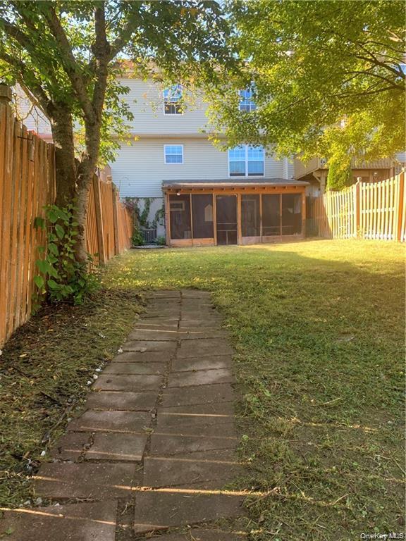 Building Photo - 4 Marian Ct