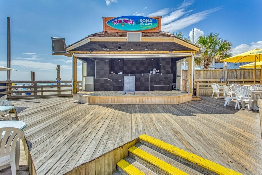 Building Photo - 9550 Shore Dr
