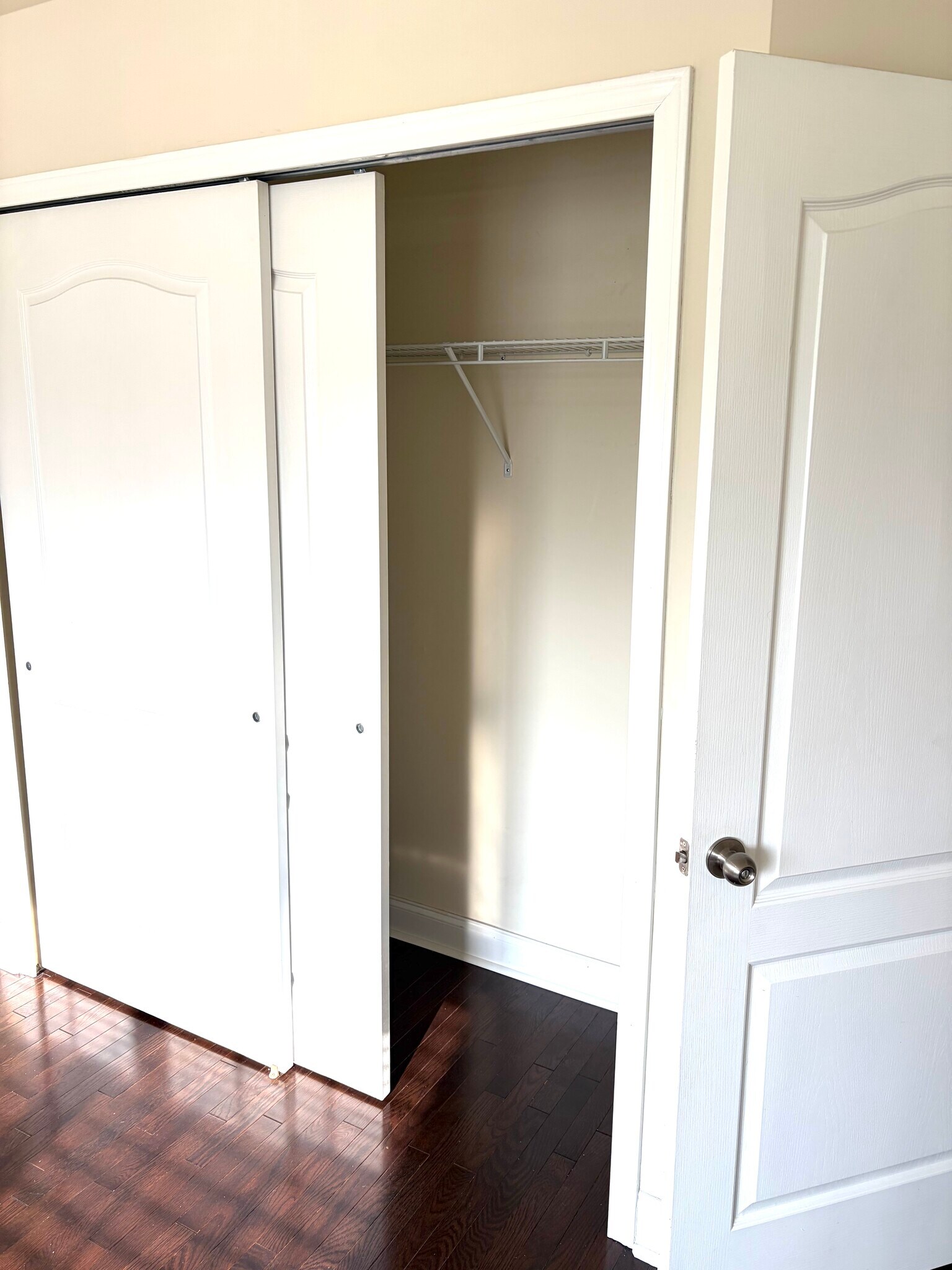 Building Photo - 6137 Valley Forge Dr