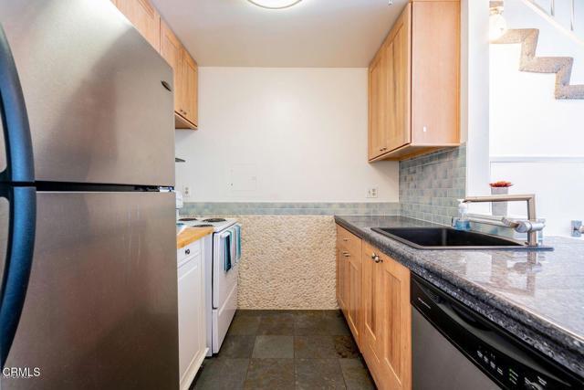 Building Photo - 321 E Surfside Dr