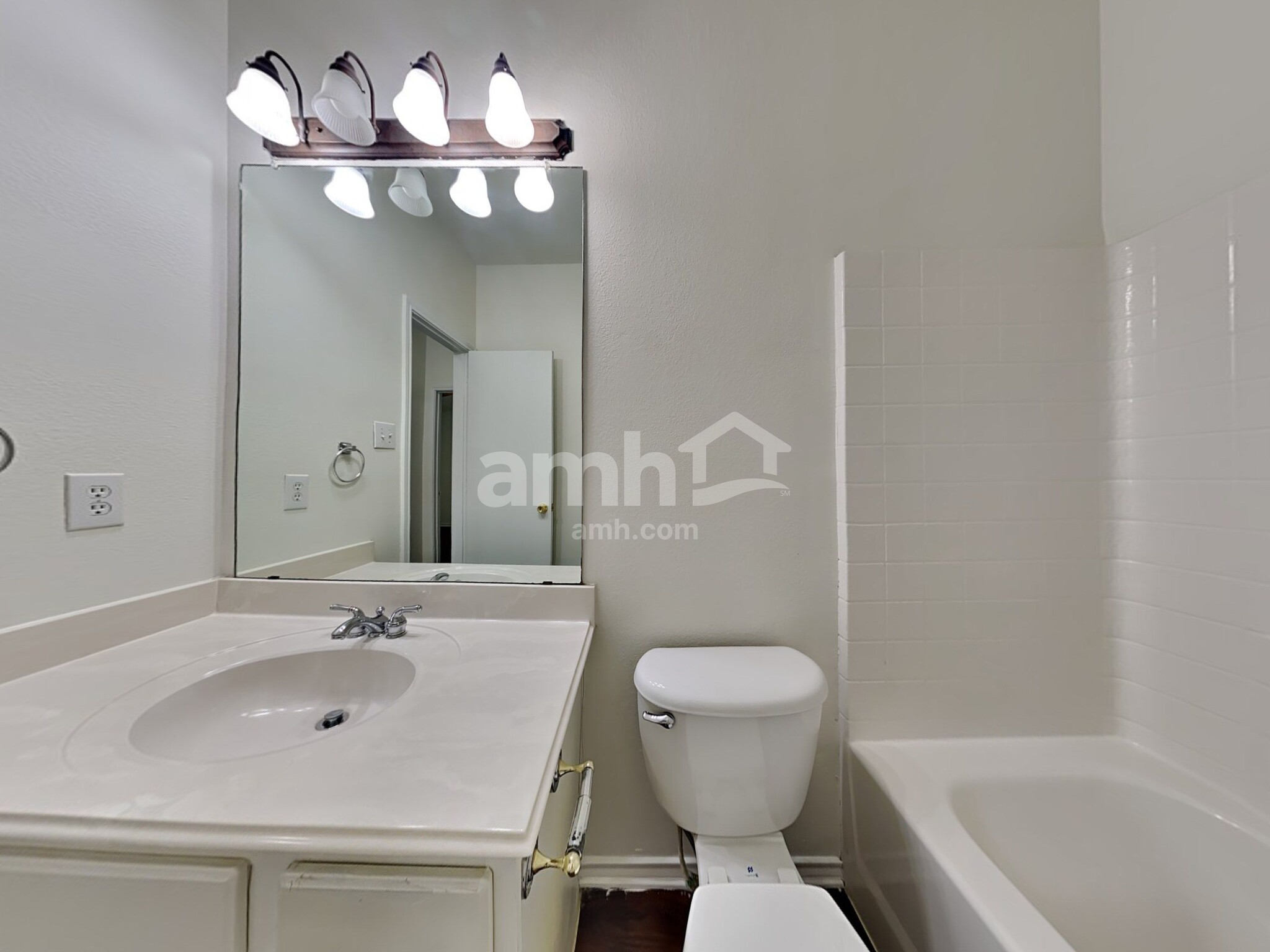 Building Photo - 8601 Lariat Cir