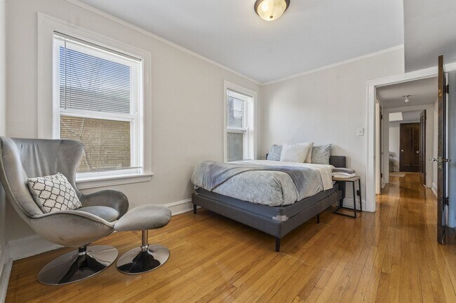 Building Photo - 6444 N Washtenaw Ave