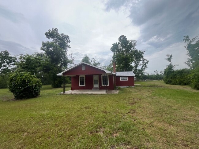 Building Photo - Charming 2-Bedroom Home for Rent in Lee, FL