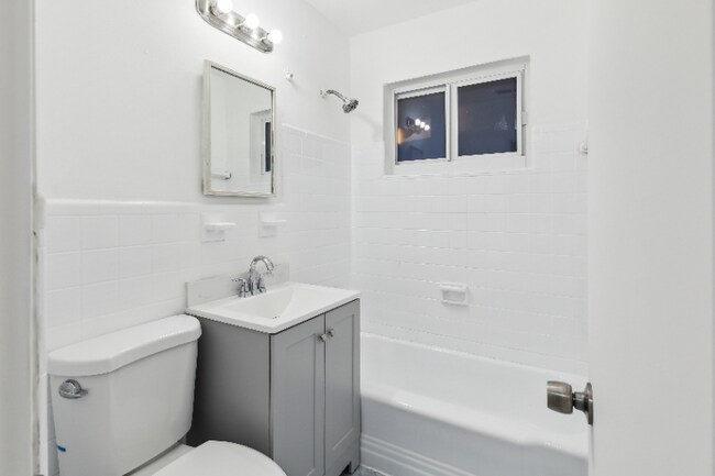 Building Photo - 622 Oriental Blvd