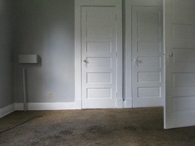 Building Photo - 331 S 18th St