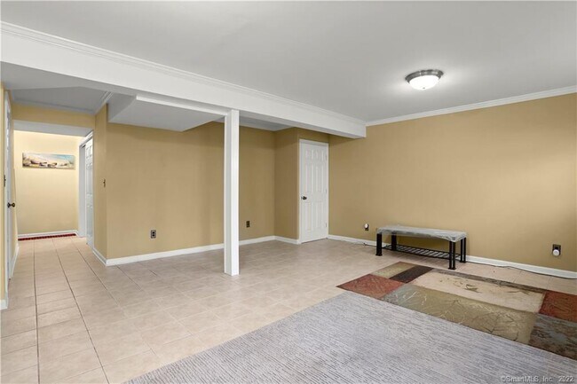 Building Photo - 60 Greenwich Hills Dr