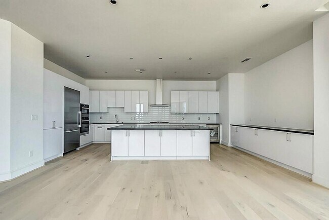 Building Photo - 1409 Post Oak Blvd