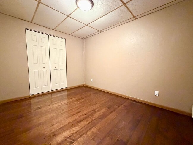 Building Photo - Cozy and conveniently located 1 bedroom, 1 bathroom first-floor apartment with a private entrance!