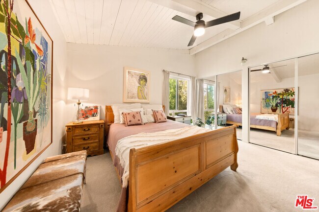 Building Photo - 6425 Green Valley Cir