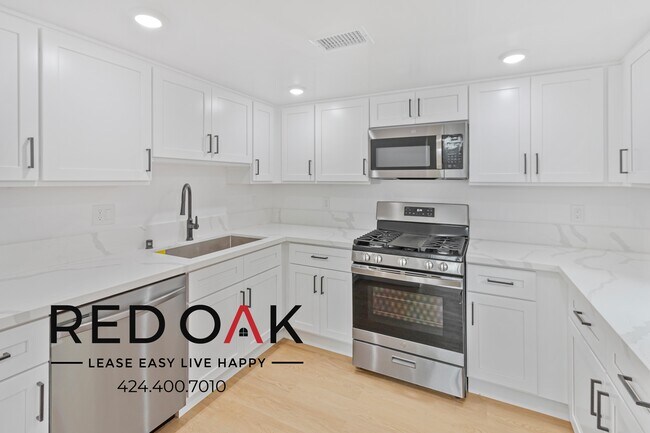 Building Photo - 325 W Avenue 38 Ave