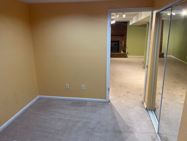 Building Photo - 7480 Mount Meeker Rd