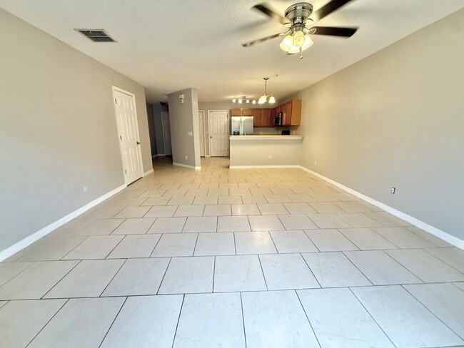 Building Photo - 609 Cresting Oak Cir