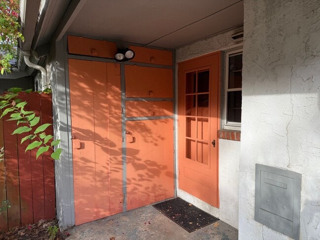Building Photo - Lease Details for 2025 Start Date ONLY - N...