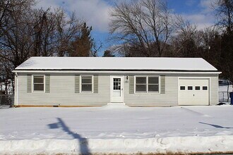 Building Photo - 3-Bedroom Gem in Front Royal with Cozy 956 Sq Ft Living Space!"