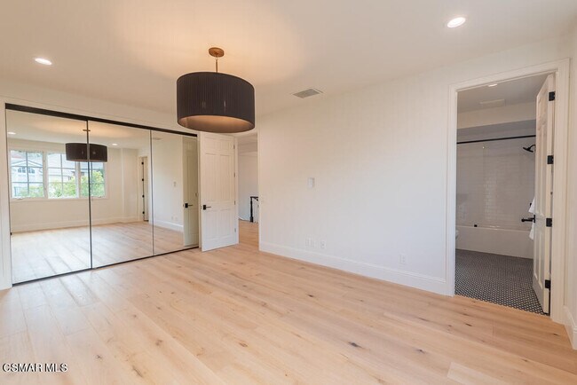 Building Photo - 2390 Crombie Ct