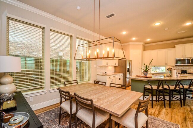 Building Photo - 3407 Mapleshire Dr