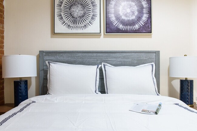 Building Photo - 428-430-430 W 47th St