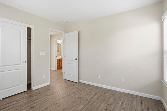 Building Photo - SPACIOUS & CLEAN 2 STORY, 4 BEDROOM, 2.5 BATH IN NATOMAS