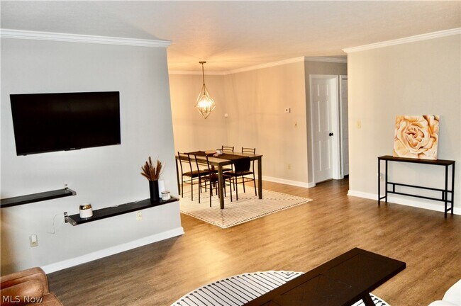 Building Photo - 1306 Fox Run Ct