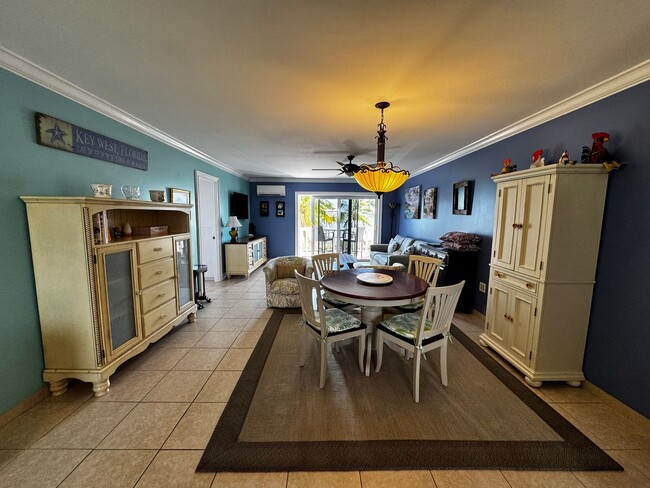 Building Photo - Oceanfront Condo!