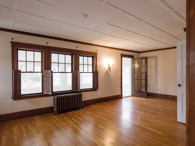 Building Photo - 119-121 Highland Ave