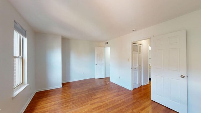 Building Photo - 1433 A St NE
