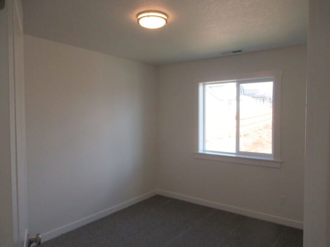 Building Photo - Brand New 3 bedroom Duplex